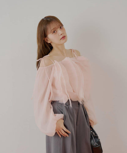 【Chico】荷葉邊一字肩襯衫