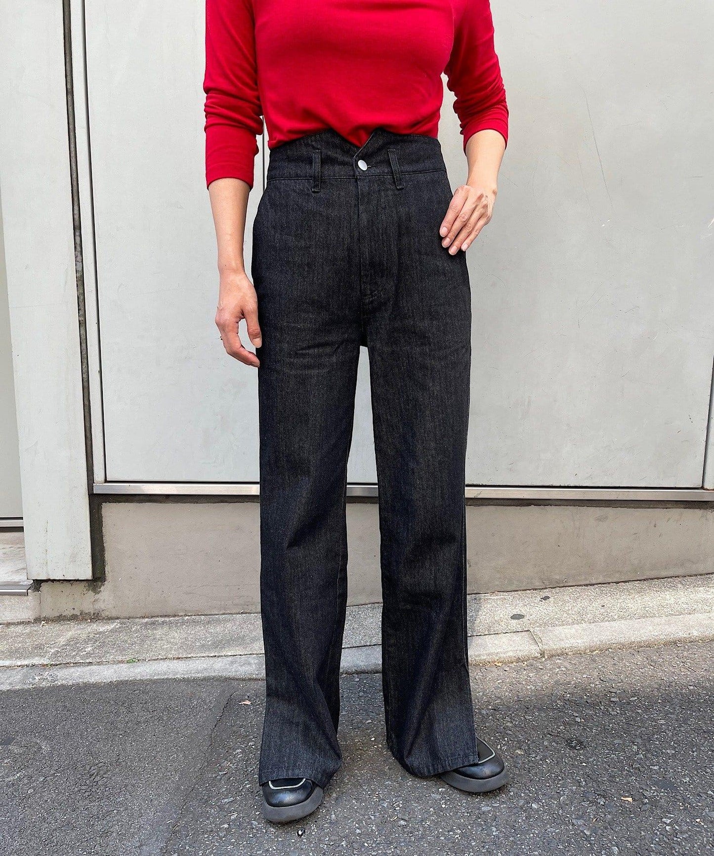 常規版型開叉牛仔褲