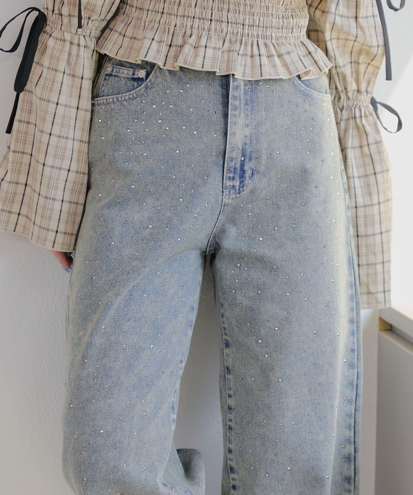 美麗剪裁鑲鑽牛仔褲