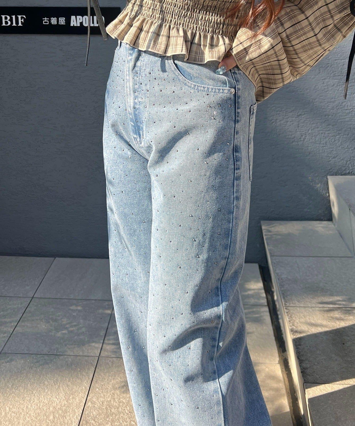 美麗剪裁鑲鑽牛仔褲