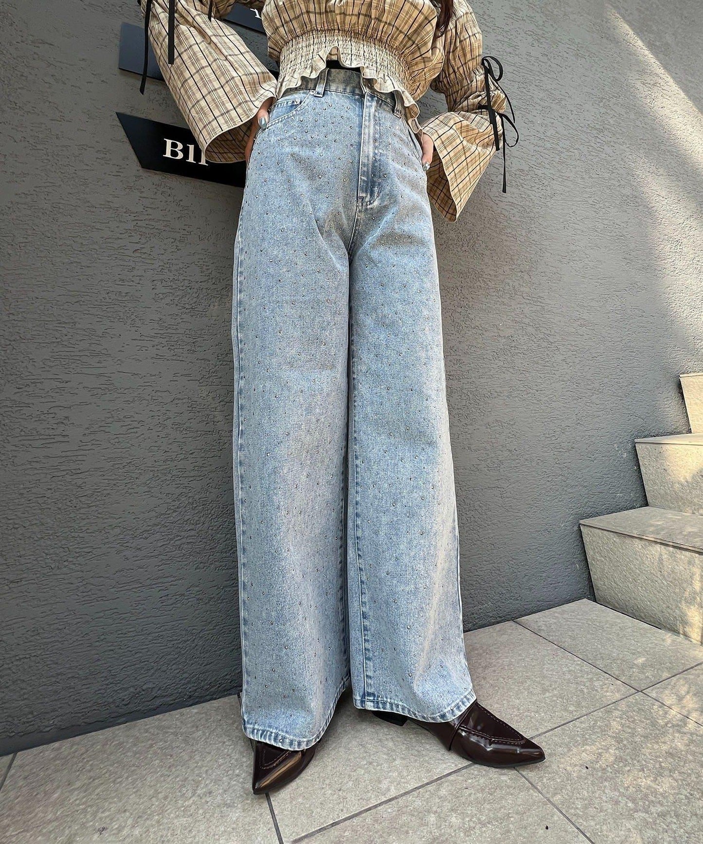 美麗剪裁鑲鑽牛仔褲