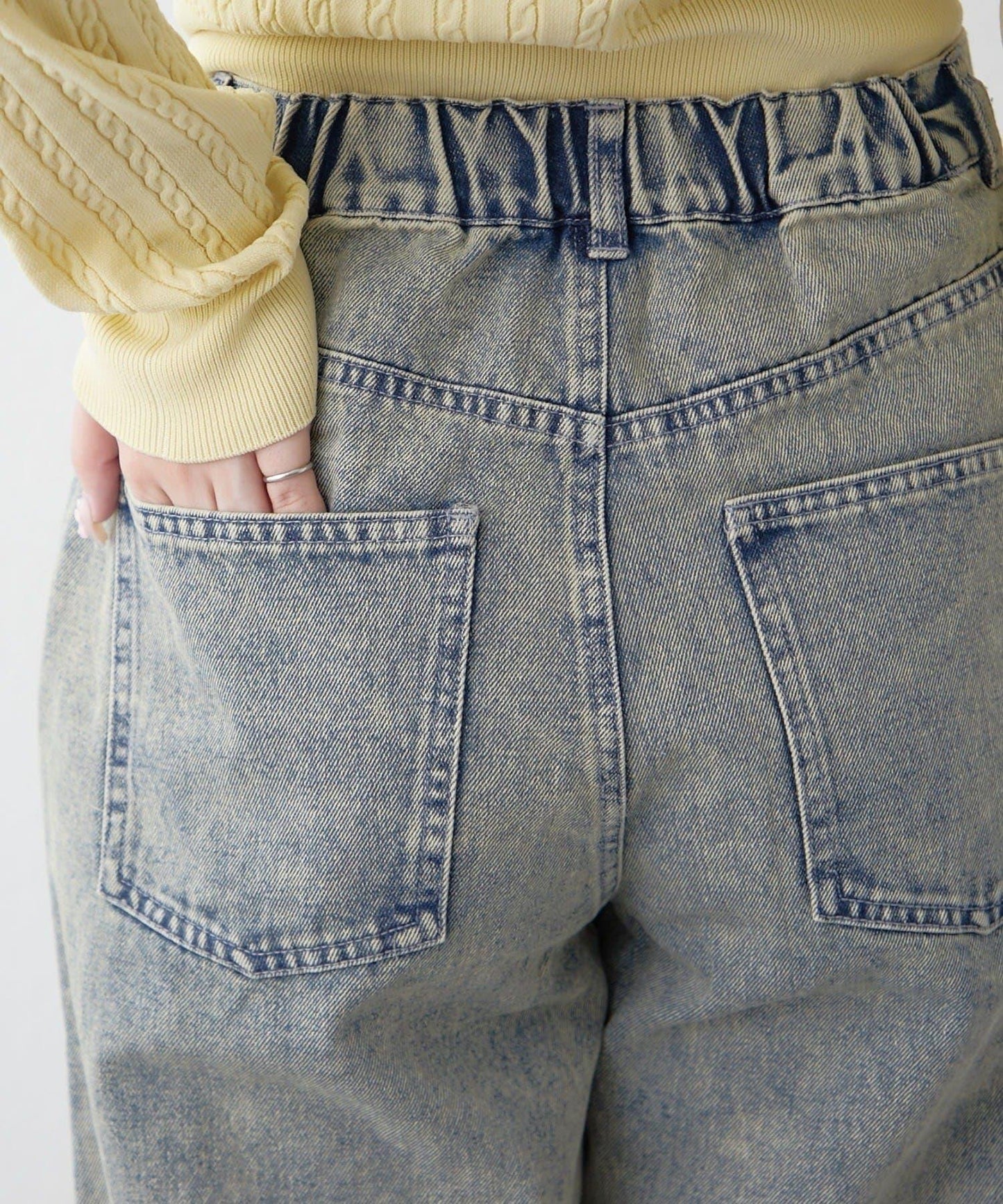 美麗剪裁鑲鑽牛仔褲