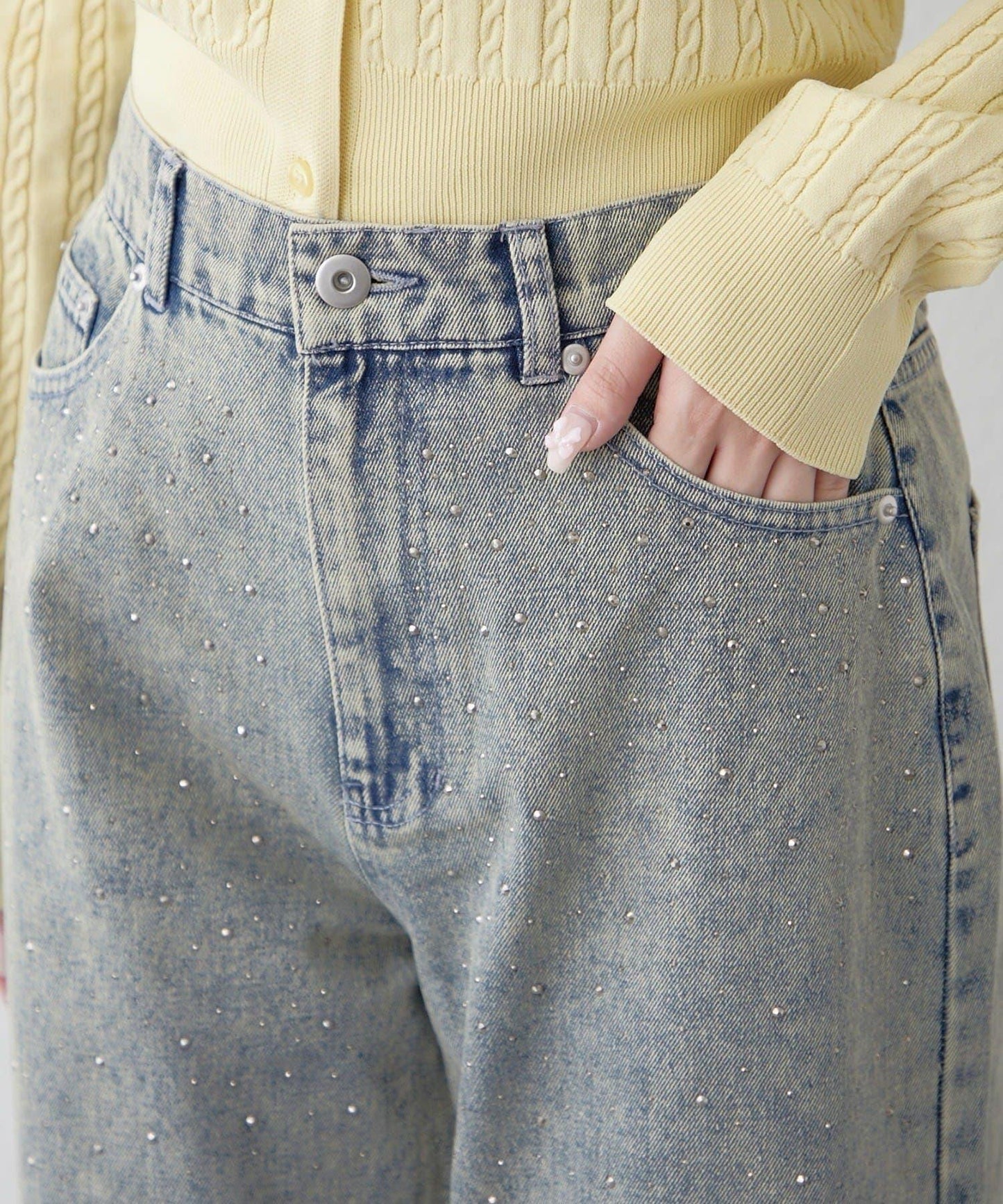 美麗剪裁鑲鑽牛仔褲