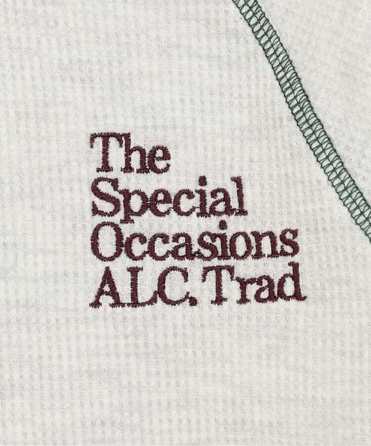 簡約標誌點綴華夫格T恤