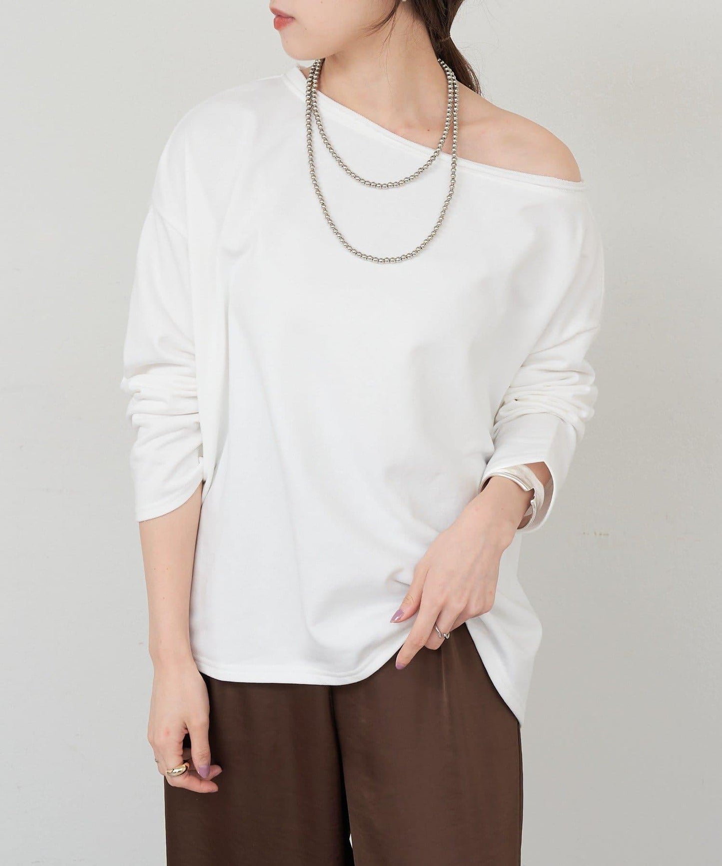 側開叉一字肩衛衣