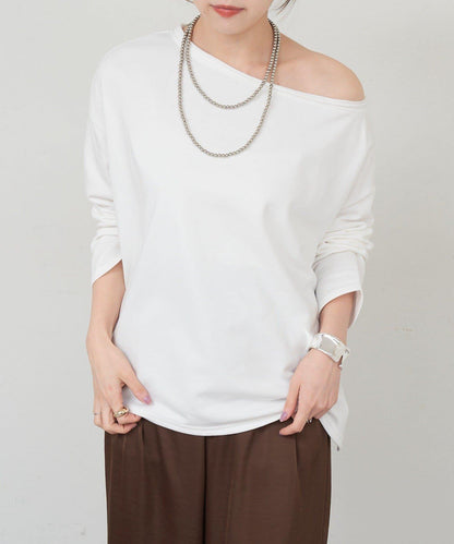 側開叉一字肩衛衣