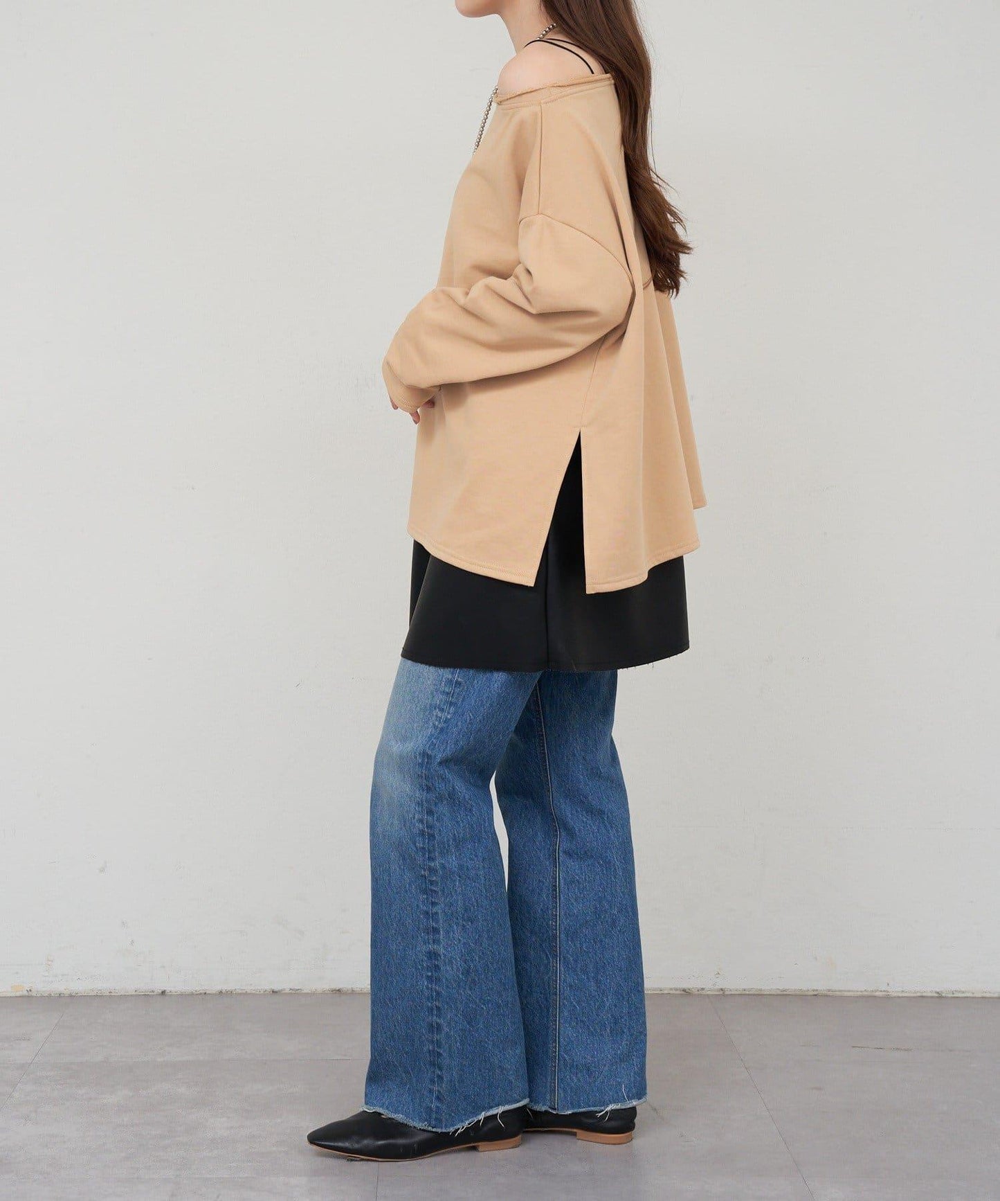 側開叉一字肩衛衣