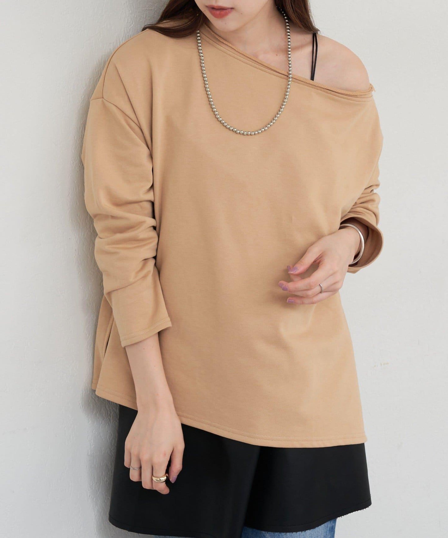 側開叉一字肩衛衣