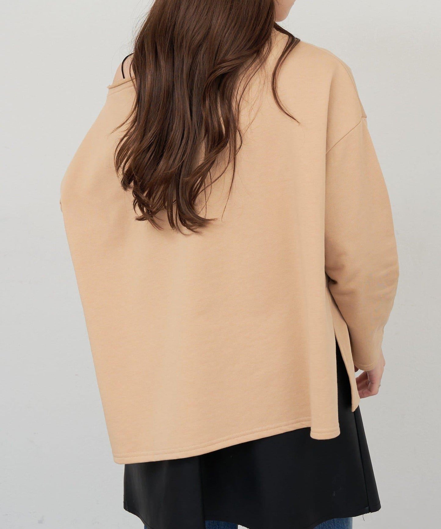 側開叉一字肩衛衣