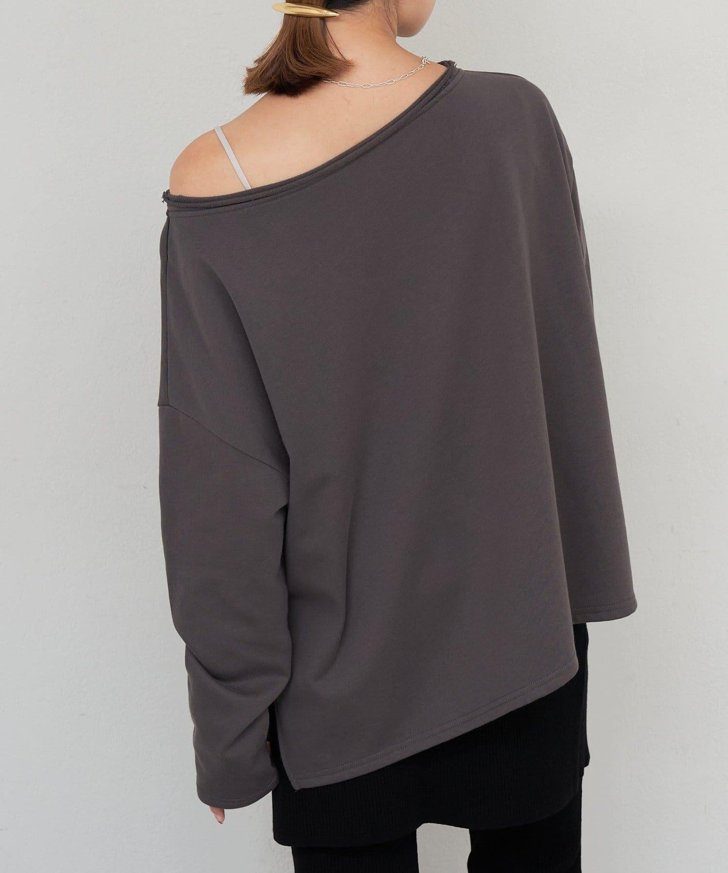 側開叉一字肩衛衣