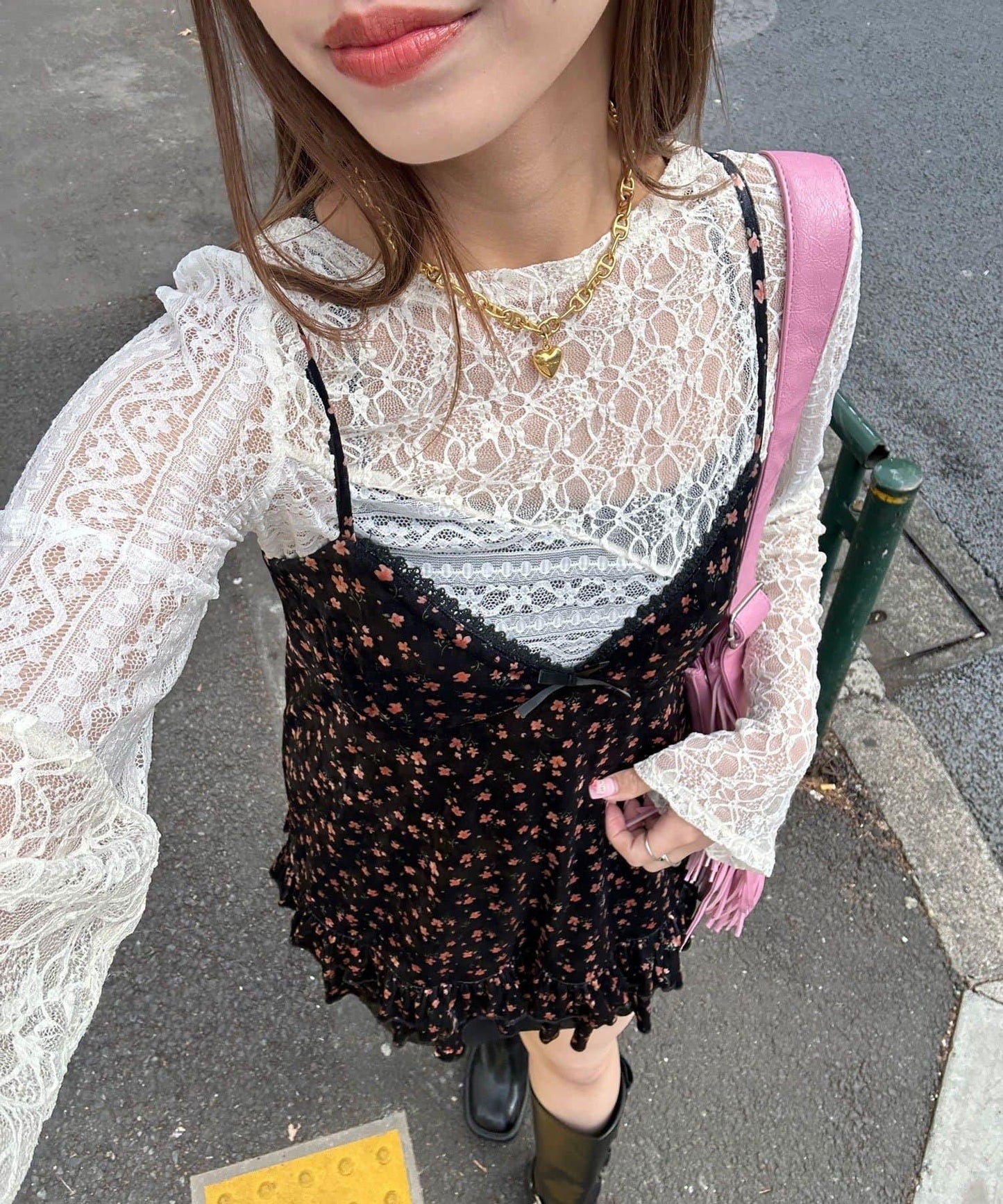 拼色圖案天鵝絨吊帶背心連衣裙〈波點／花卉〉