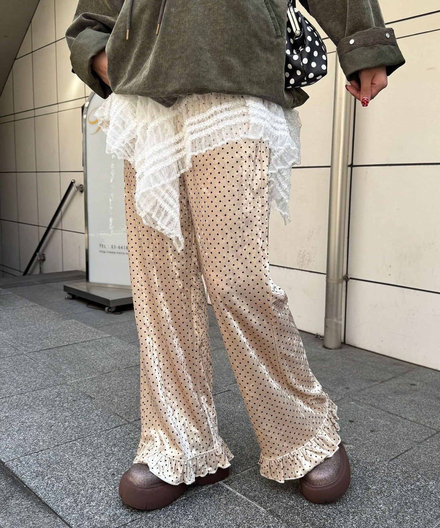 拼色圖案天鵝絨荷葉邊褲〈波點／花卉〉