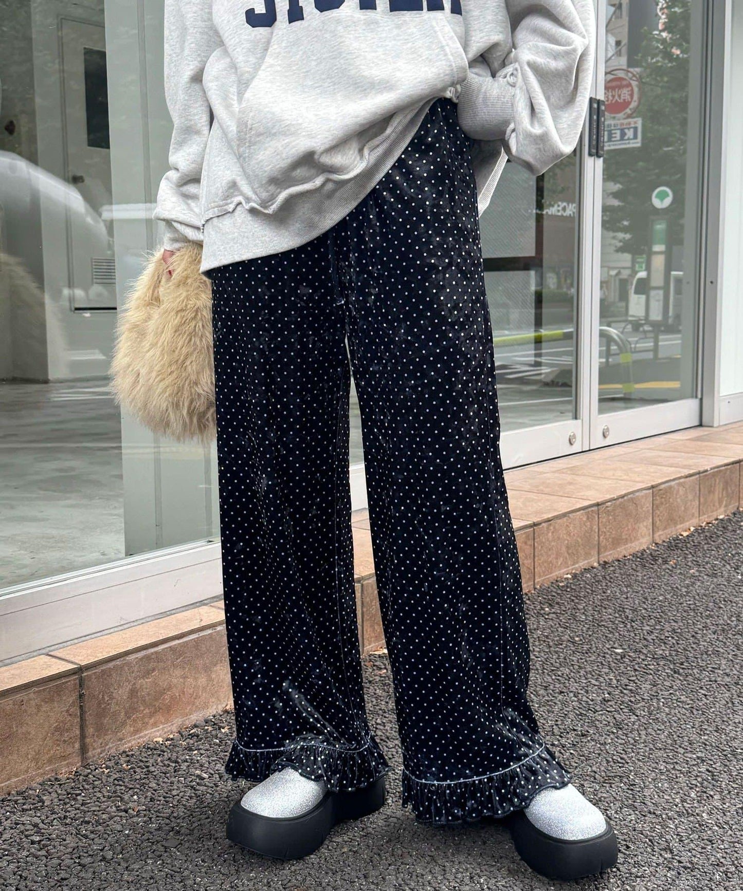 拼色圖案天鵝絨荷葉邊褲〈波點／花卉〉