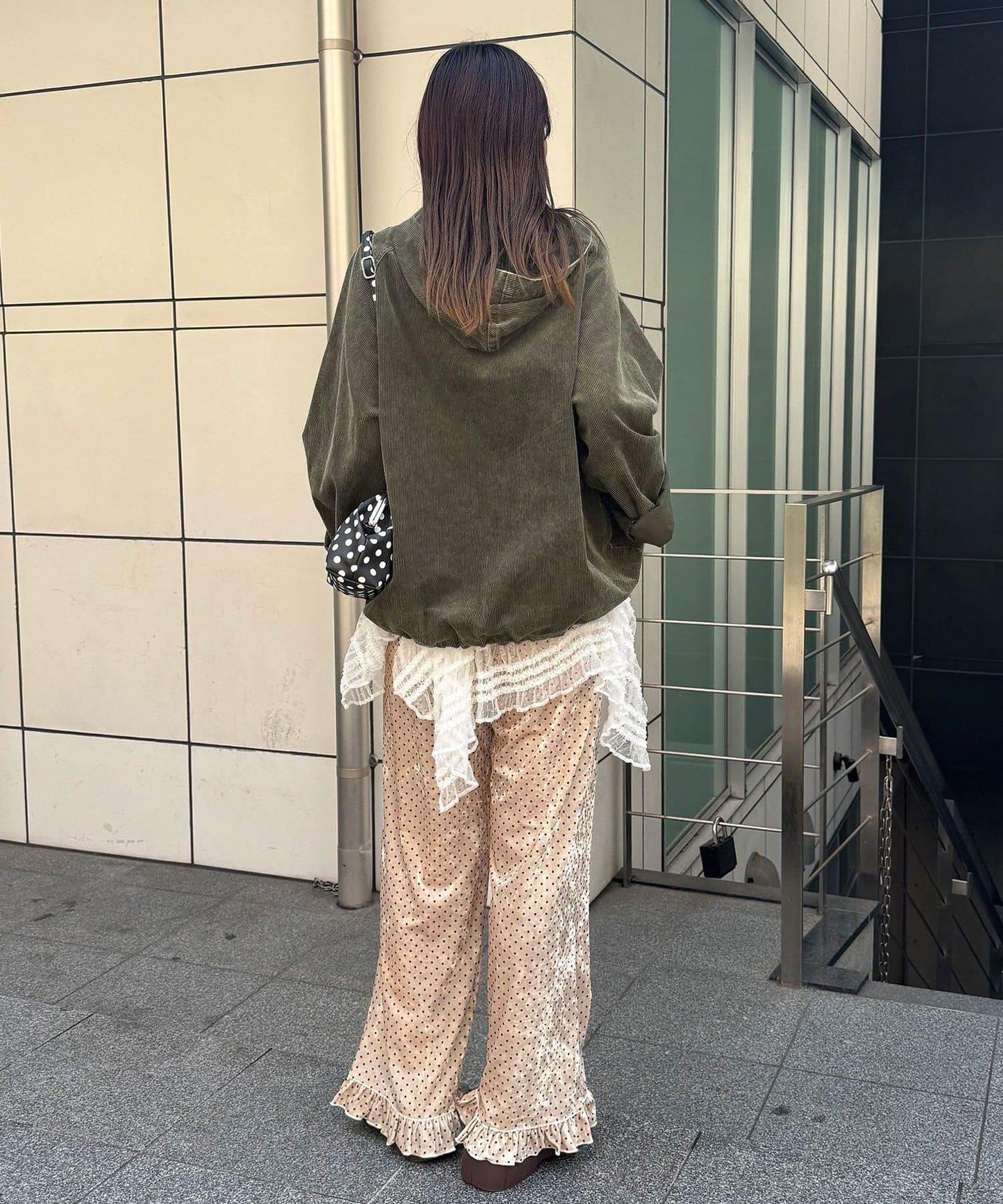 拼色圖案天鵝絨荷葉邊褲〈波點／花卉〉