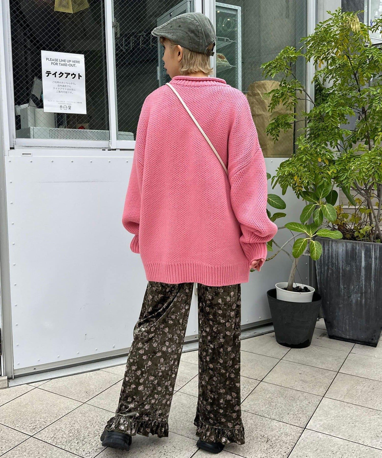 拼色圖案天鵝絨荷葉邊褲〈波點／花卉〉