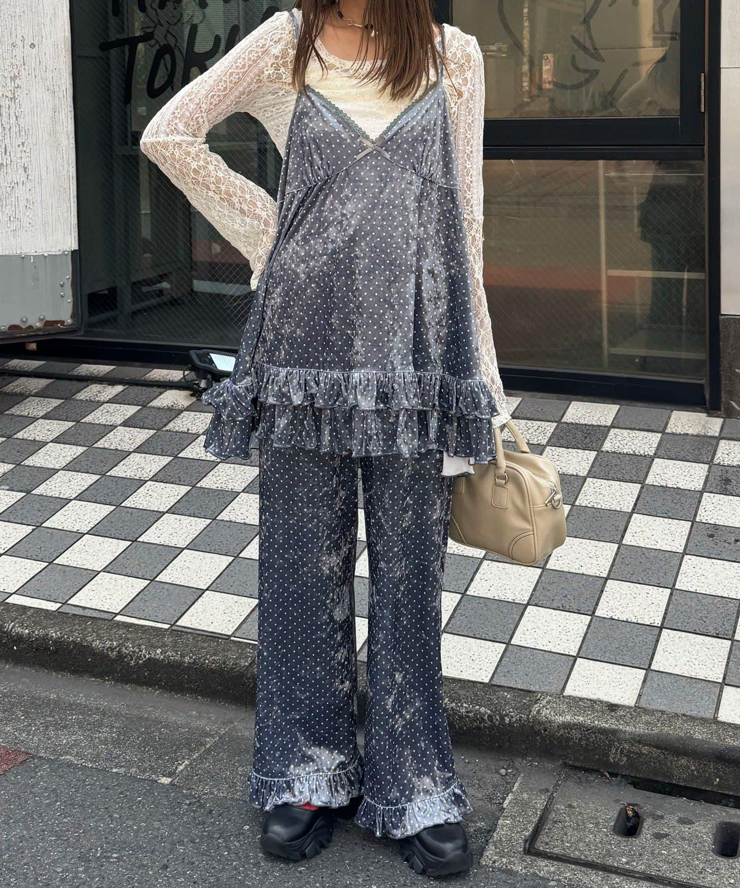 拼色圖案天鵝絨荷葉邊褲〈波點／花卉〉