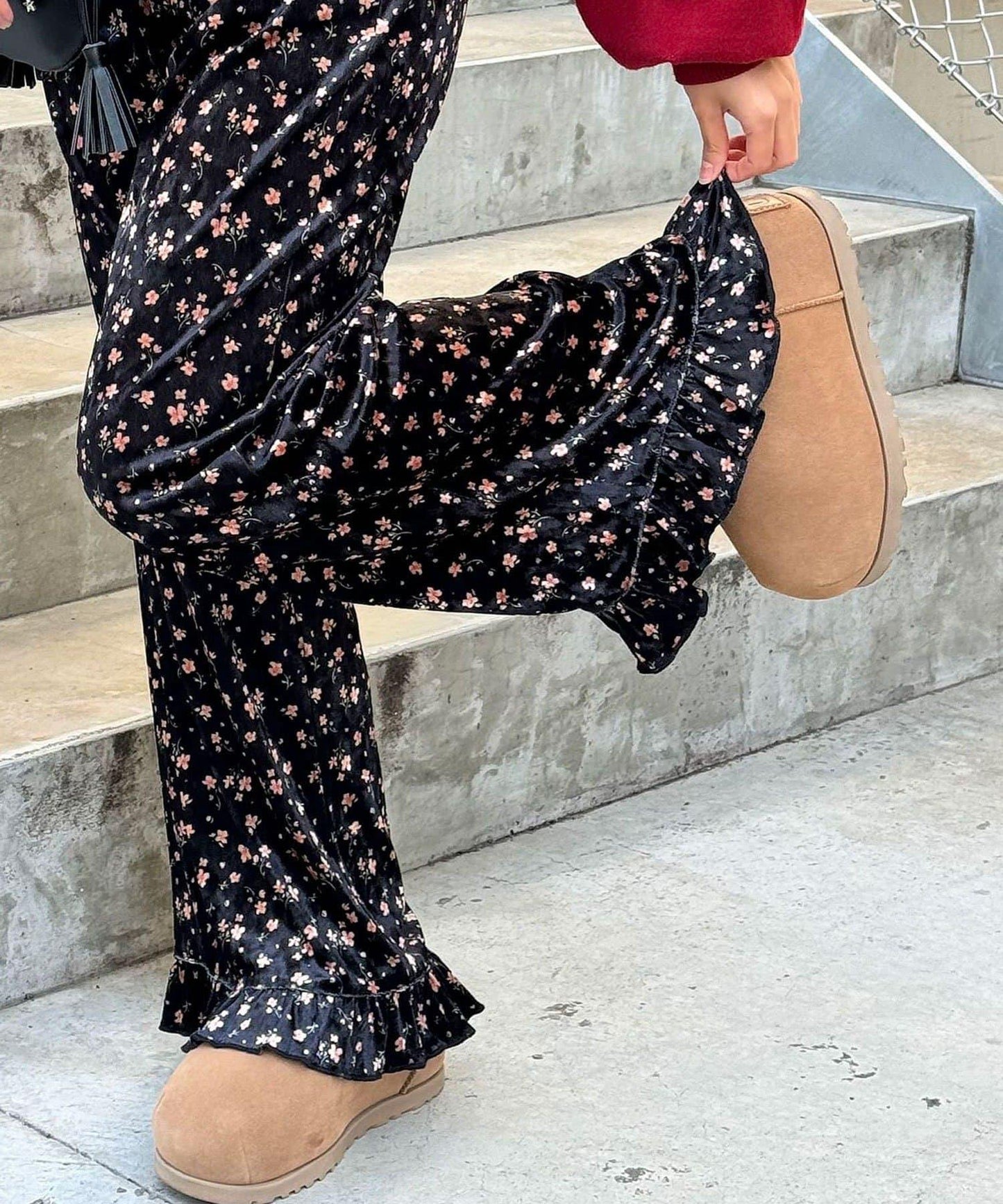 拼色圖案天鵝絨荷葉邊褲〈波點／花卉〉