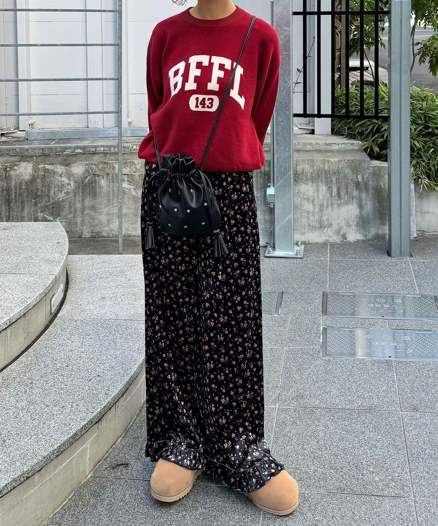 拼色圖案天鵝絨荷葉邊褲〈波點／花卉〉