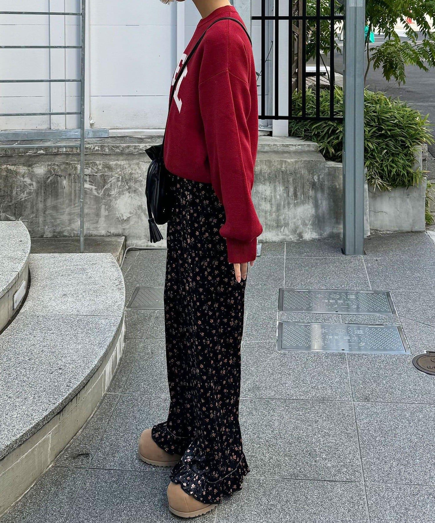 拼色圖案天鵝絨荷葉邊褲〈波點／花卉〉