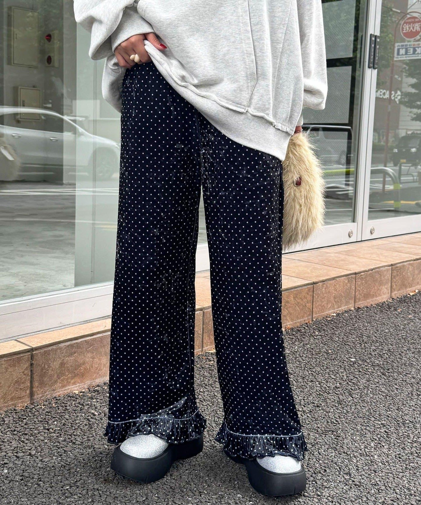 拼色圖案天鵝絨荷葉邊褲〈波點／花卉〉