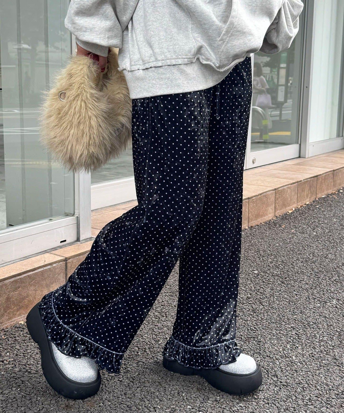 拼色圖案天鵝絨荷葉邊褲〈波點／花卉〉