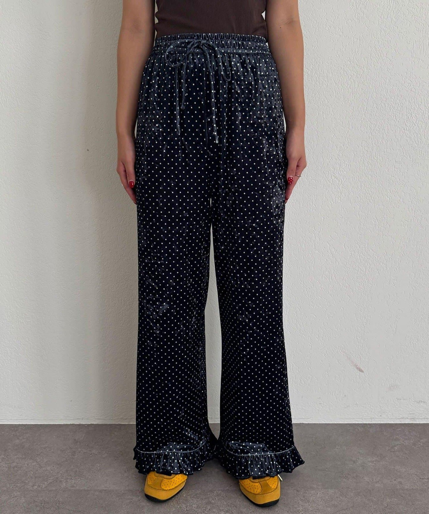 拼色圖案天鵝絨荷葉邊褲〈波點／花卉〉