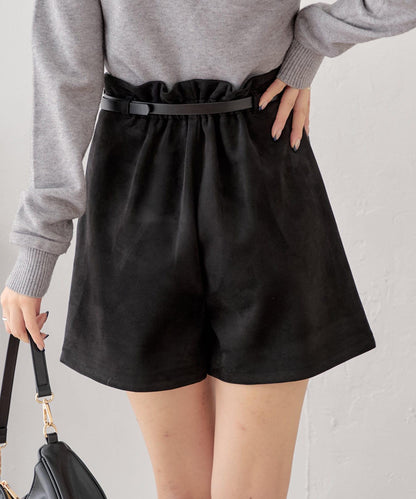 【Chico】附腰帶麂皮褶皺短褲