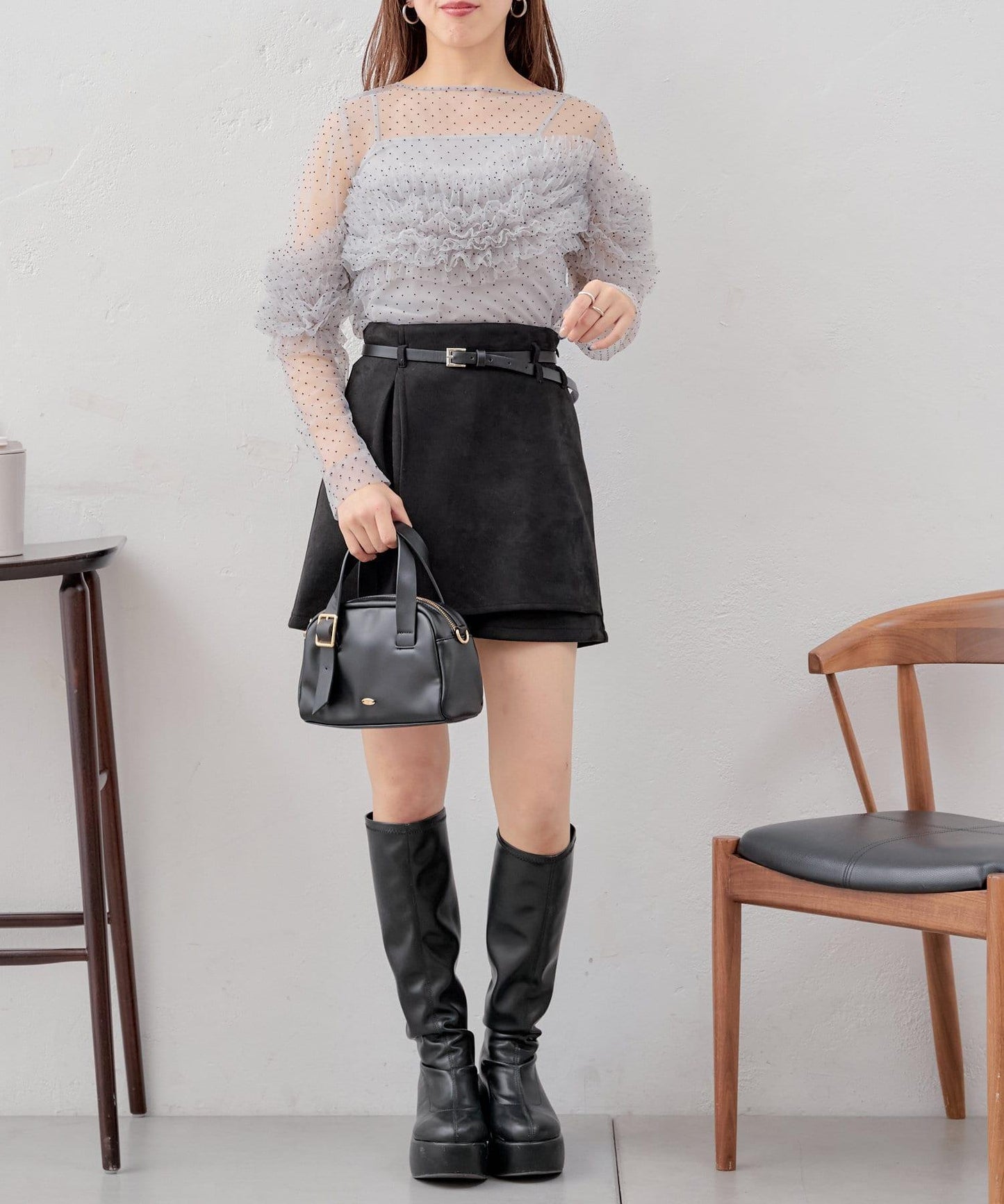 【Chico】附腰帶麂皮褶皺短褲