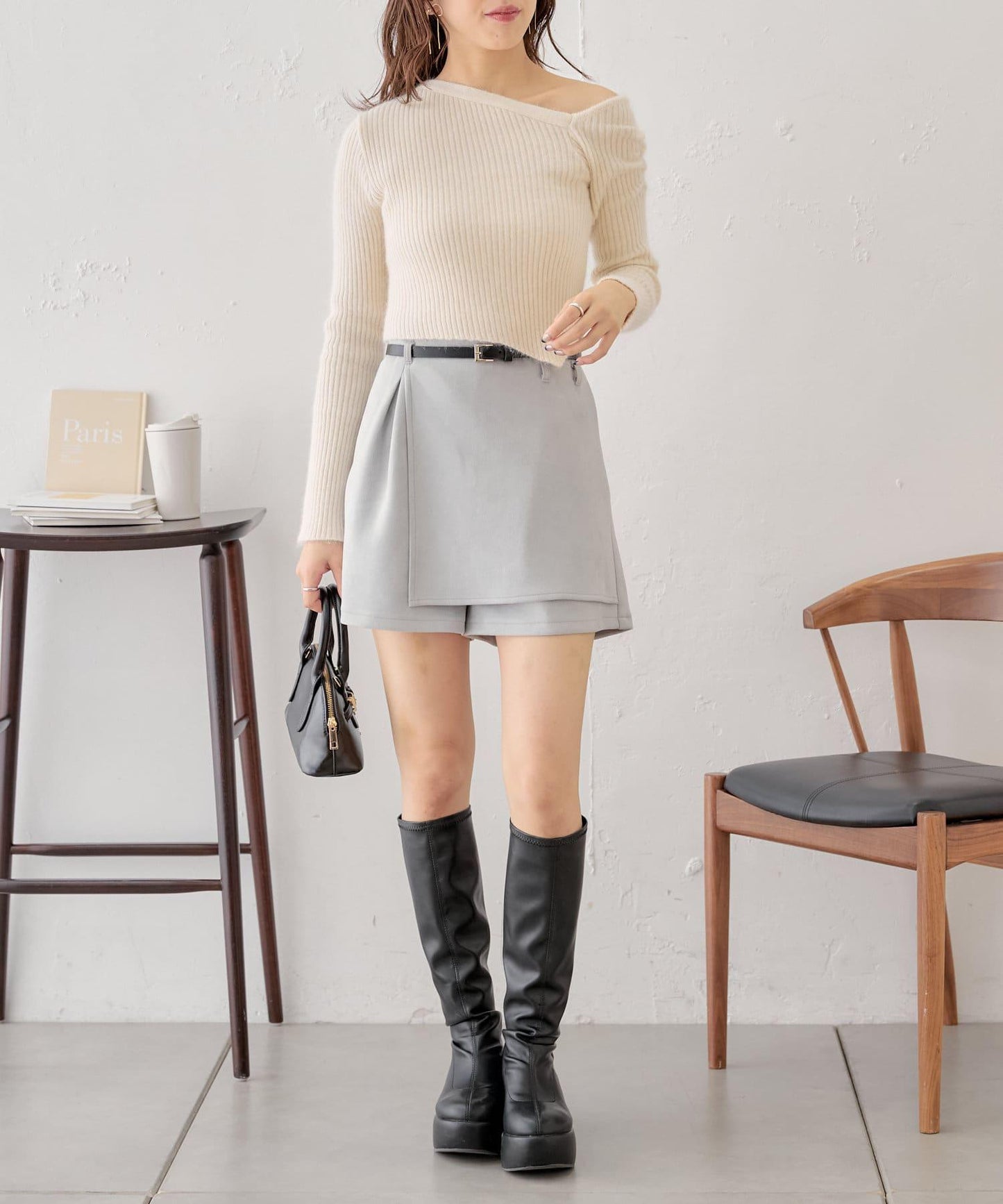 【Chico】附腰帶麂皮褶皺短褲