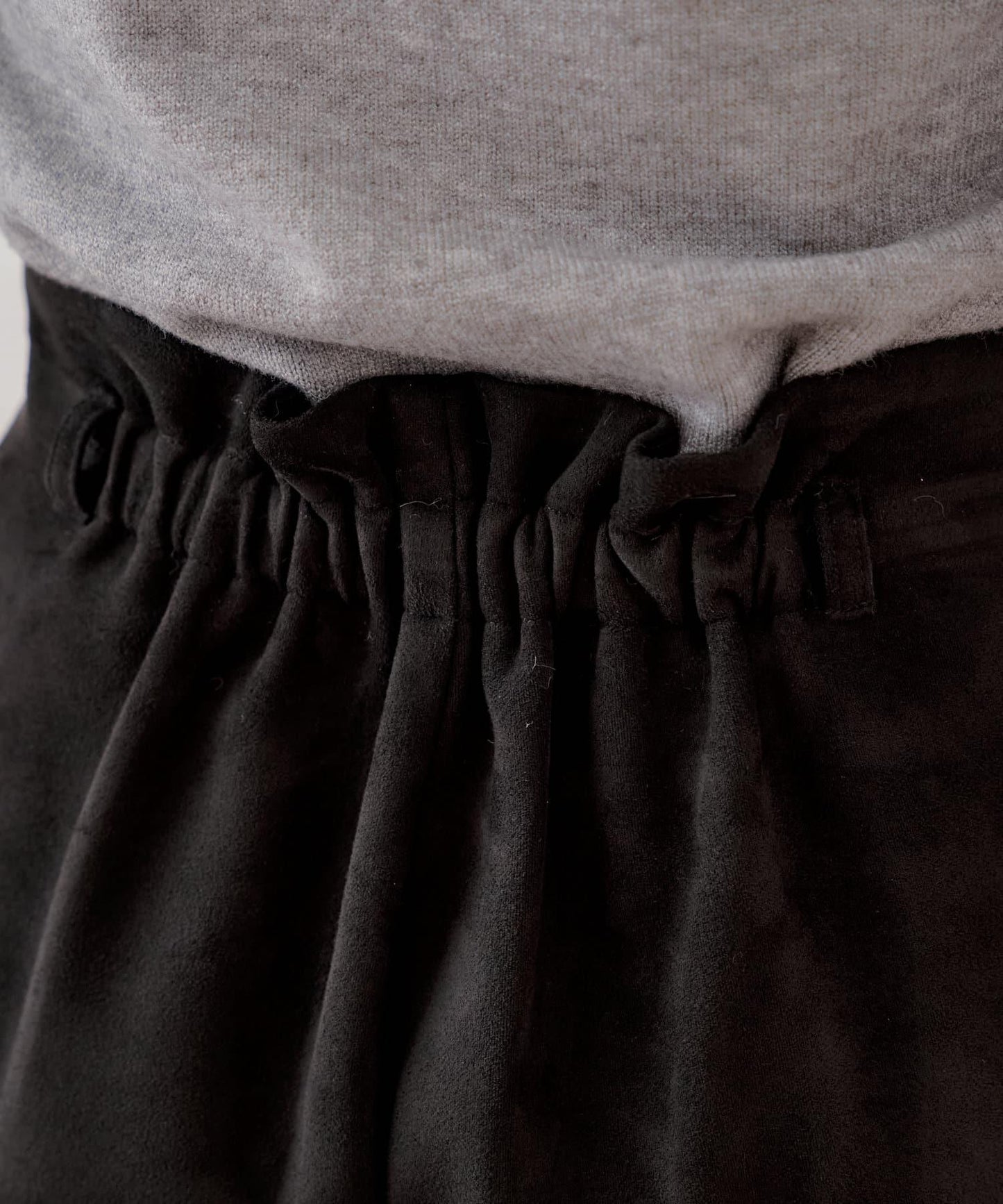 【Chico】附腰帶麂皮褶皺短褲