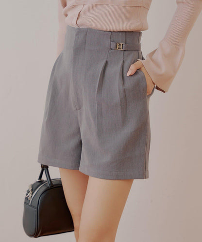 【Chico】帶吊飾褶皺短褲