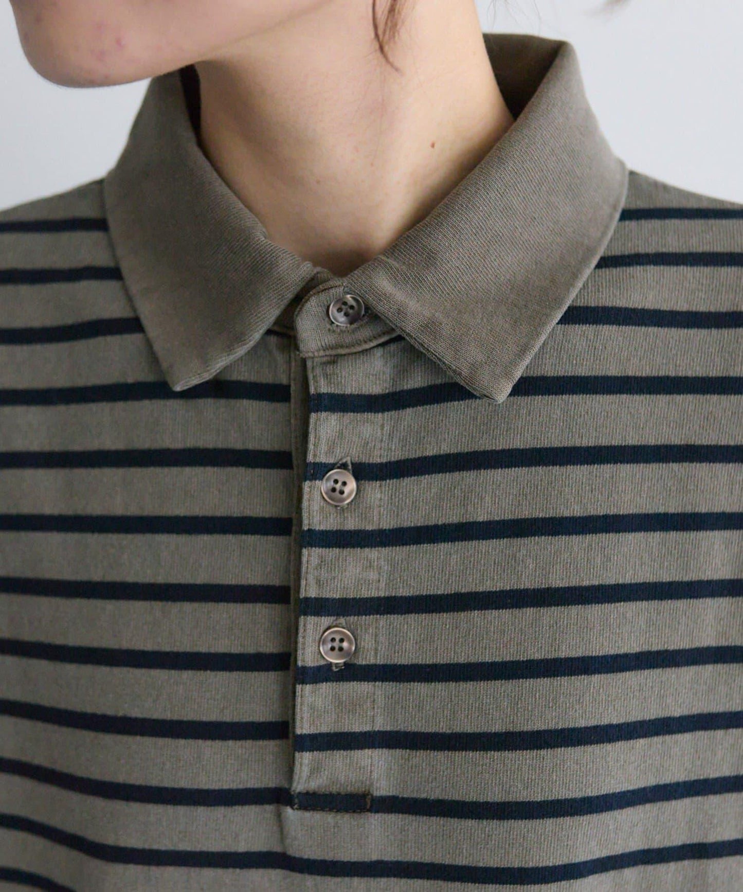 顏料條紋翻領連衣裙