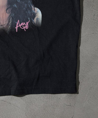 【EXCLUSIVE】 Amy Winehouse 圖案長袖T恤