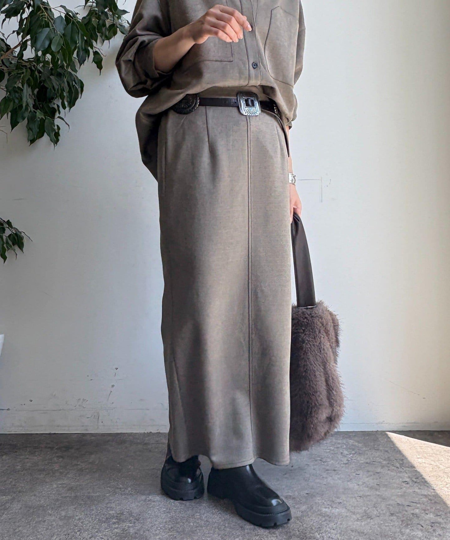 スウェードダンボールIラインスカート