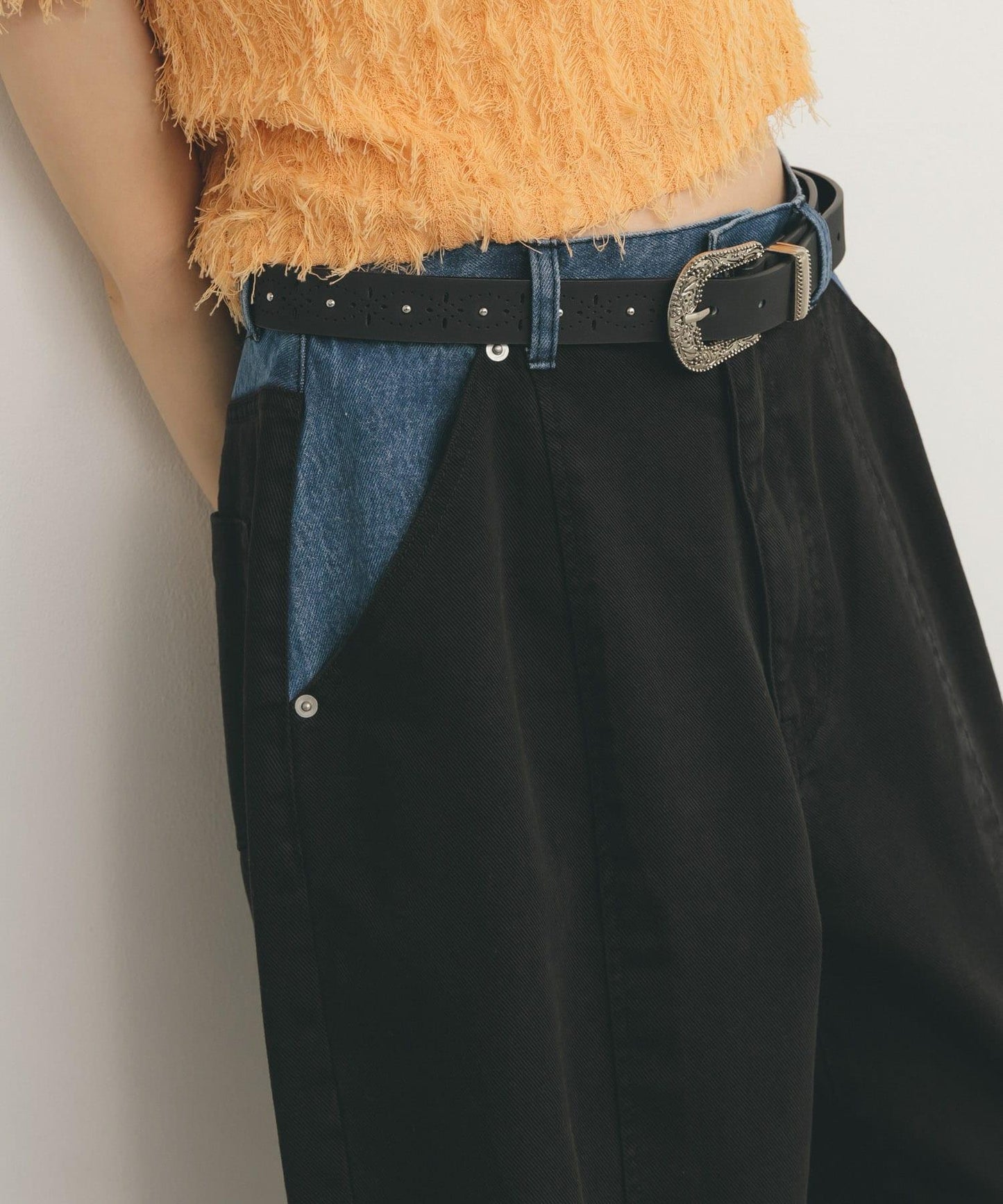 圓形裝飾釦腰帶