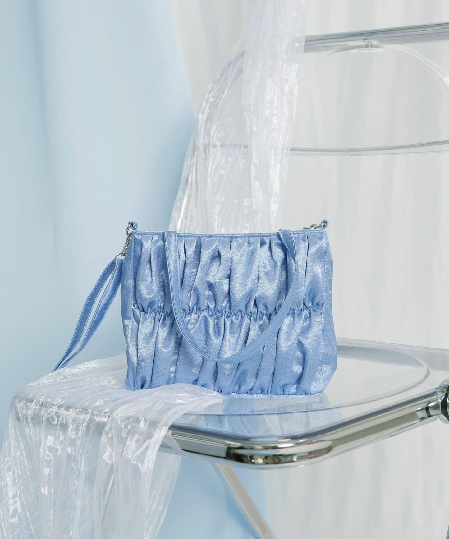 緞面褶皺手提包