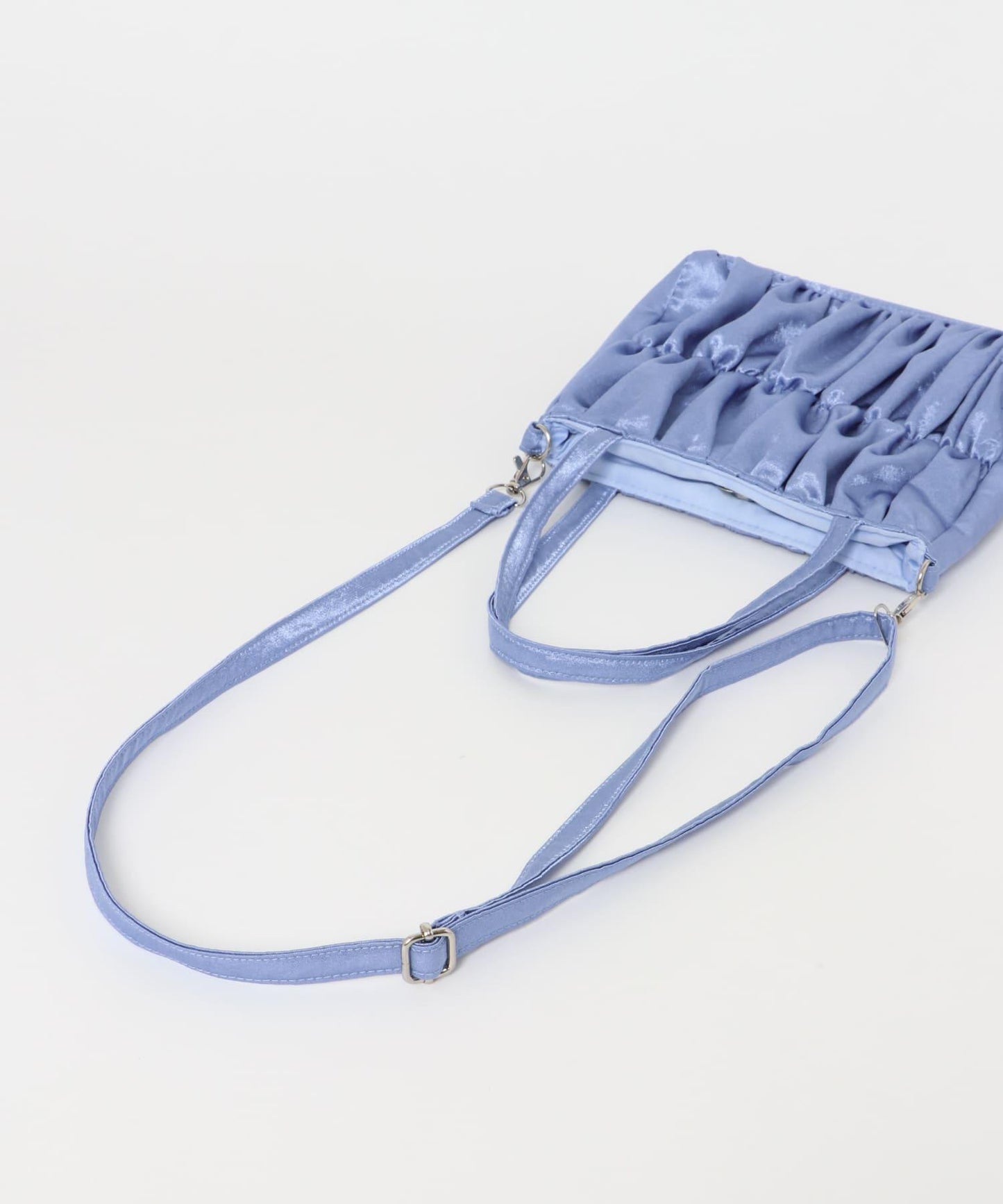 緞面褶皺手提包