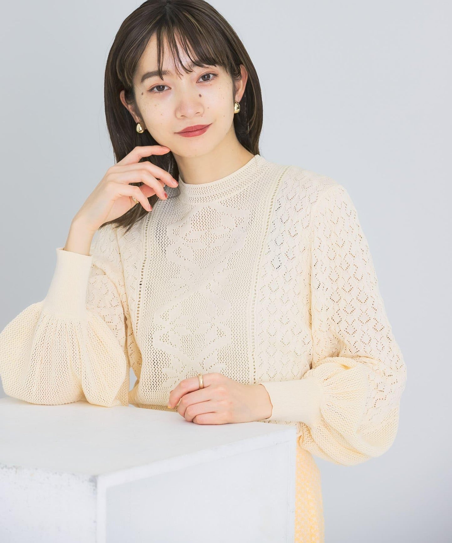 泡泡袖花紋針織衫
