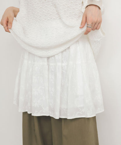 刺繡迷你裙
