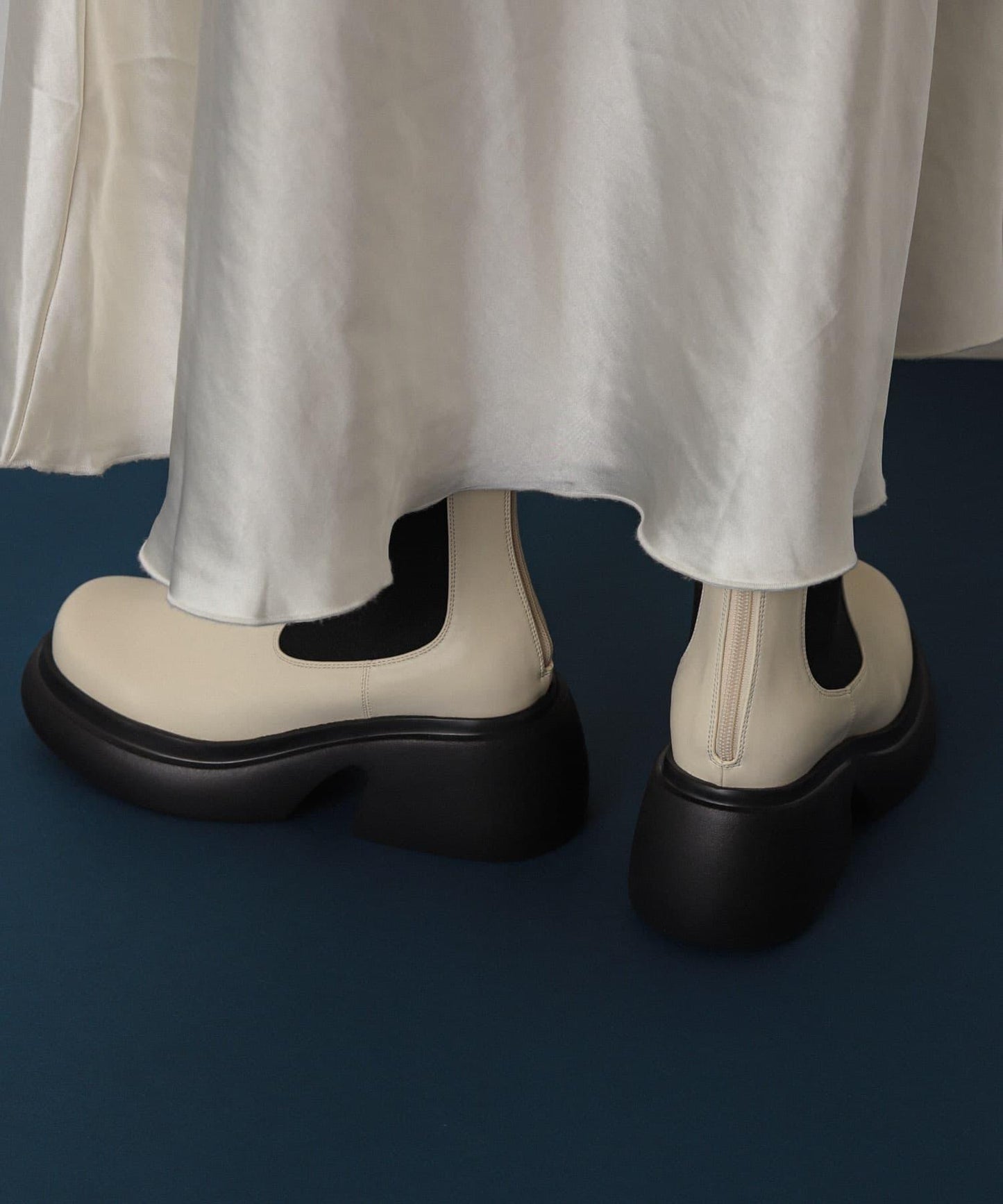 「除臭」側邊彈力厚底靴