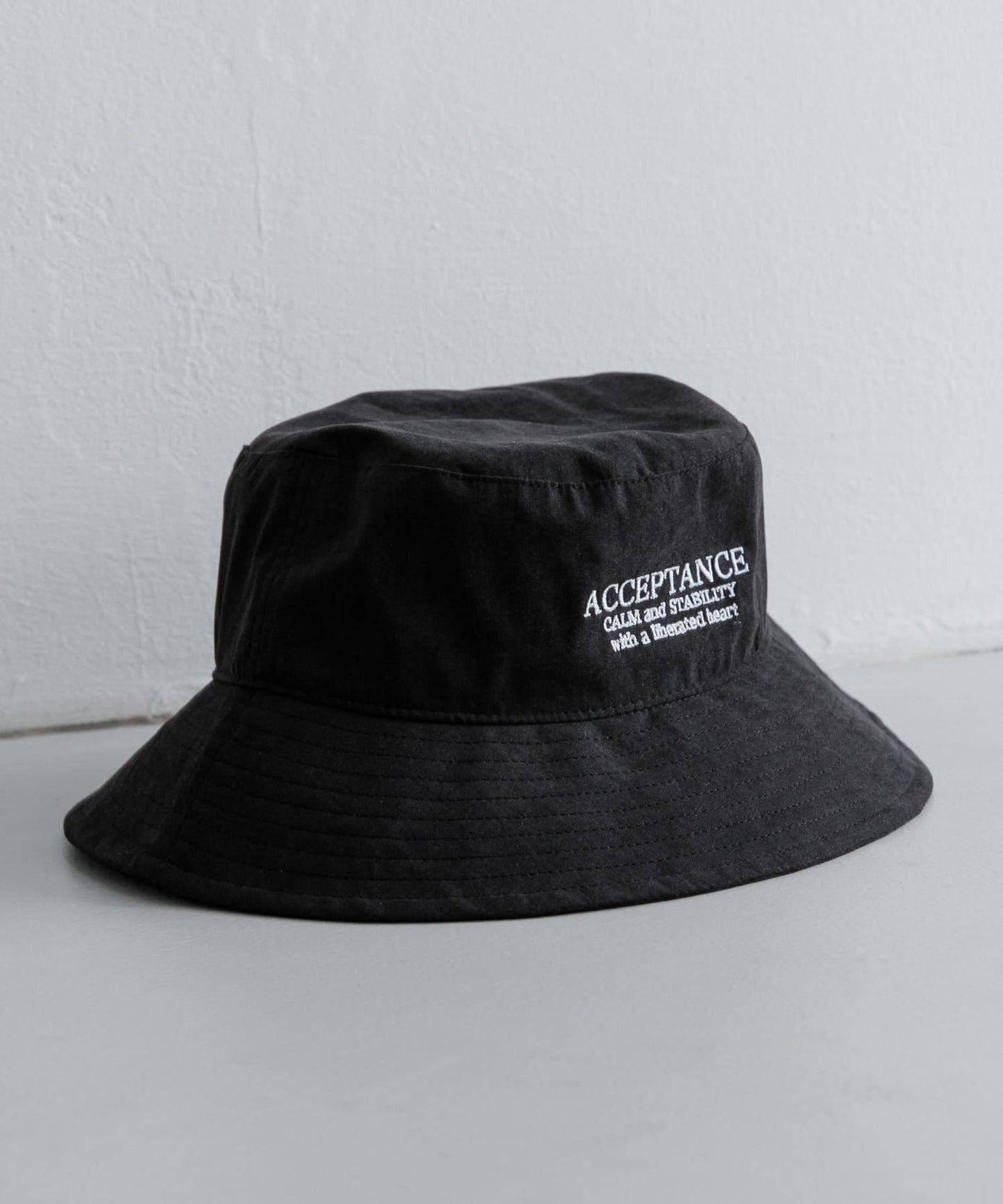 桃色絨毛標誌刺繡漁夫帽