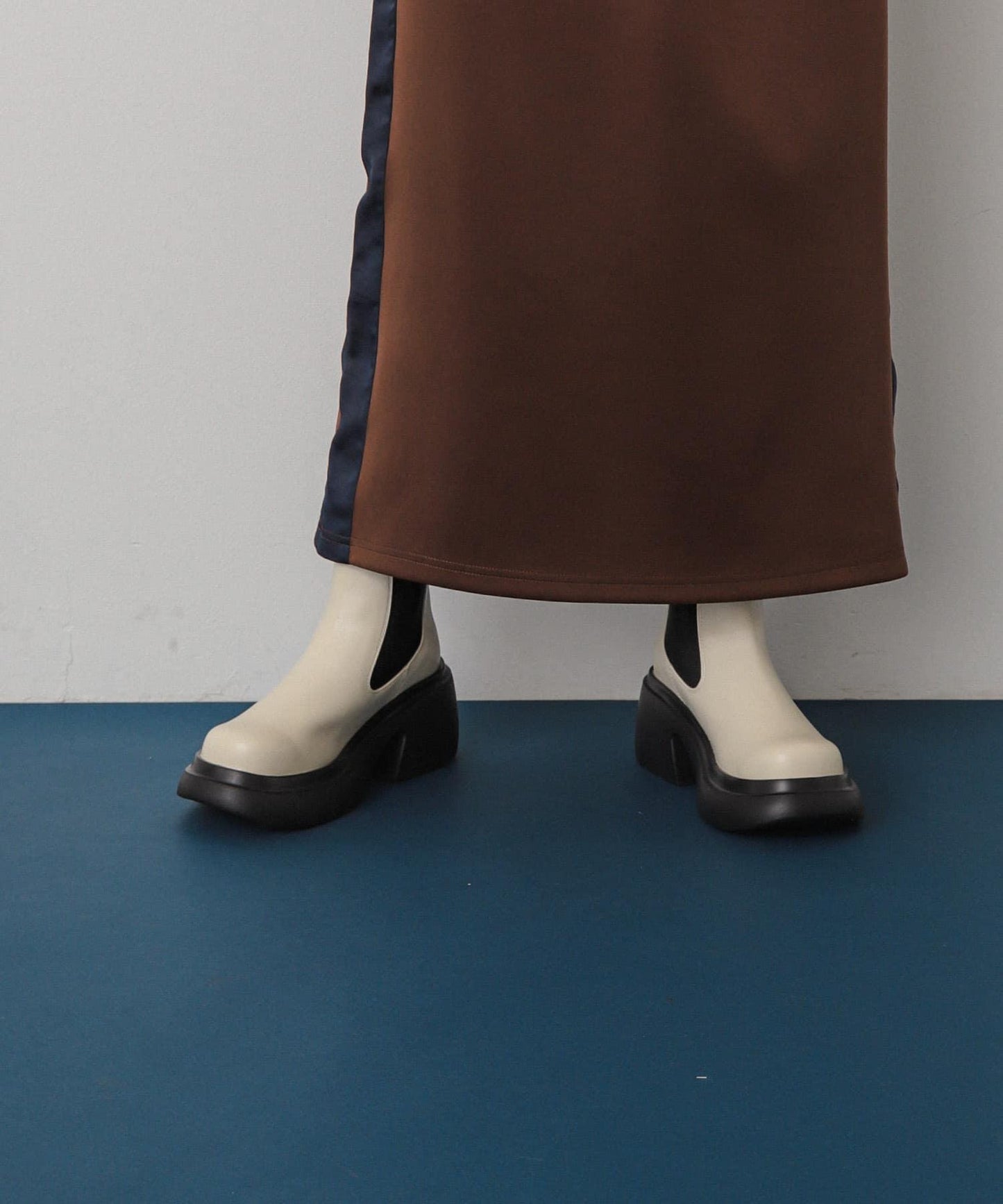 「除臭」側邊彈力厚底靴