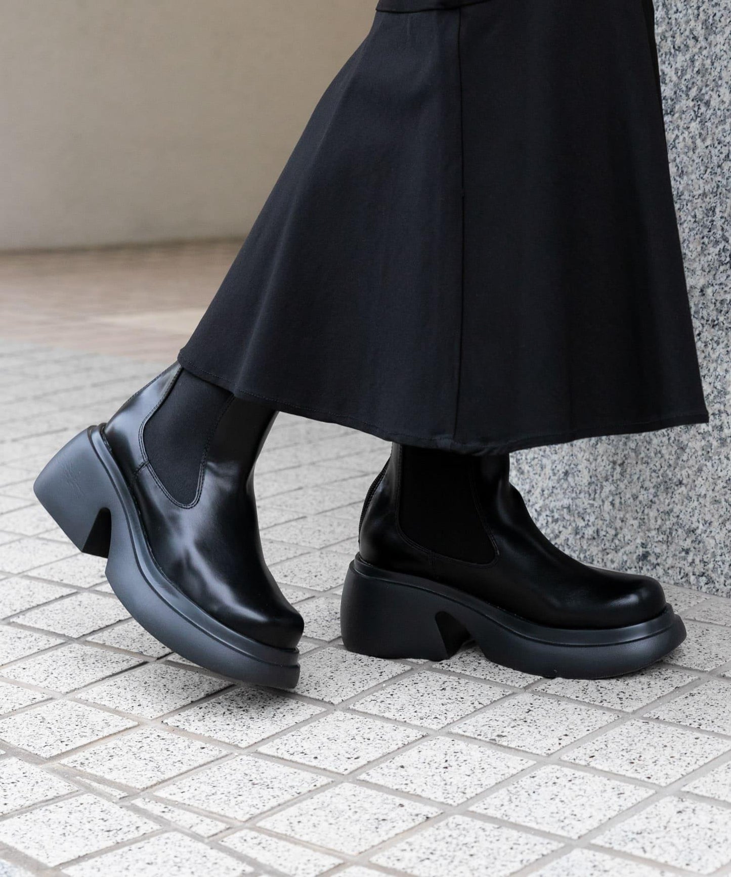 「除臭」側邊彈力厚底靴