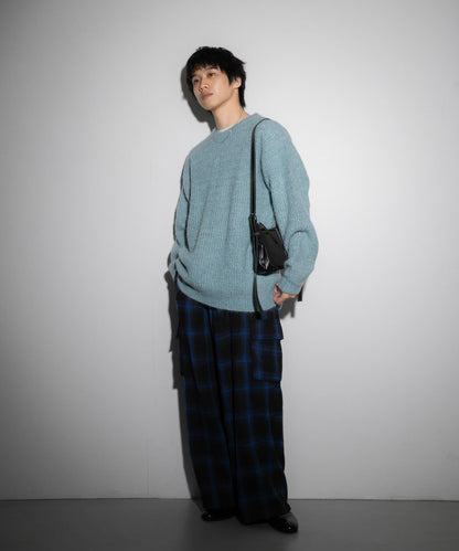 中性低密度彩色針織衫