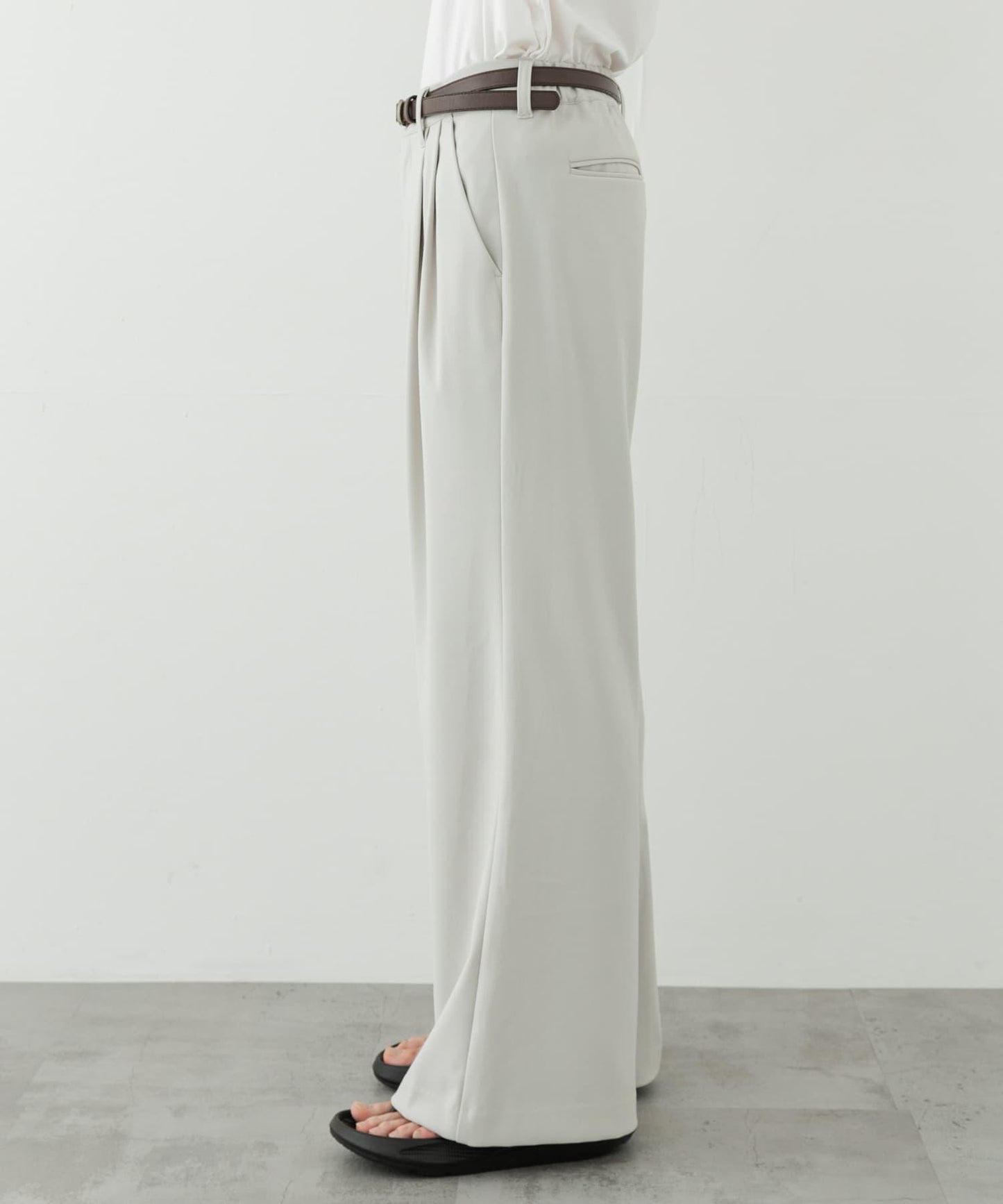 2褶寬鬆喇叭西裝褲