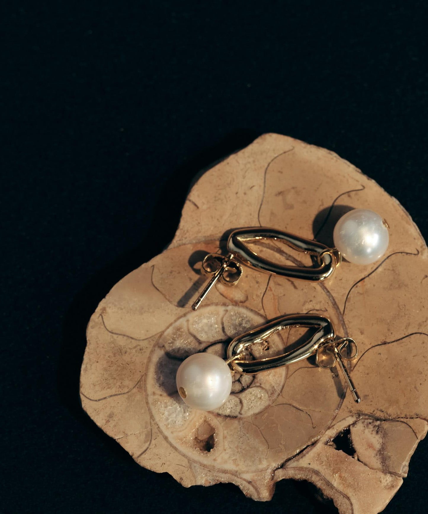 SMELLY so’珍珠水滴耳環