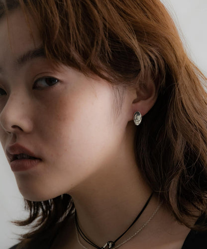 SMELLY so’ 扭紋金屬盤耳釘