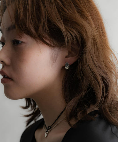 SMELLY so’ 扭紋金屬盤耳釘