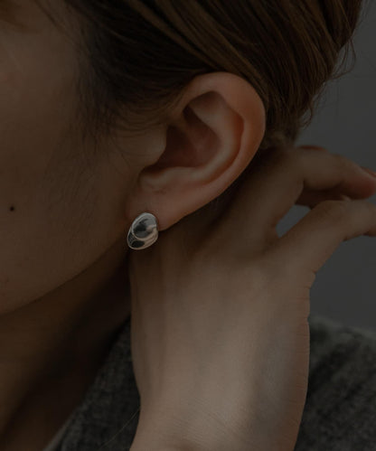 SMELLY so’ 扭紋金屬盤耳釘