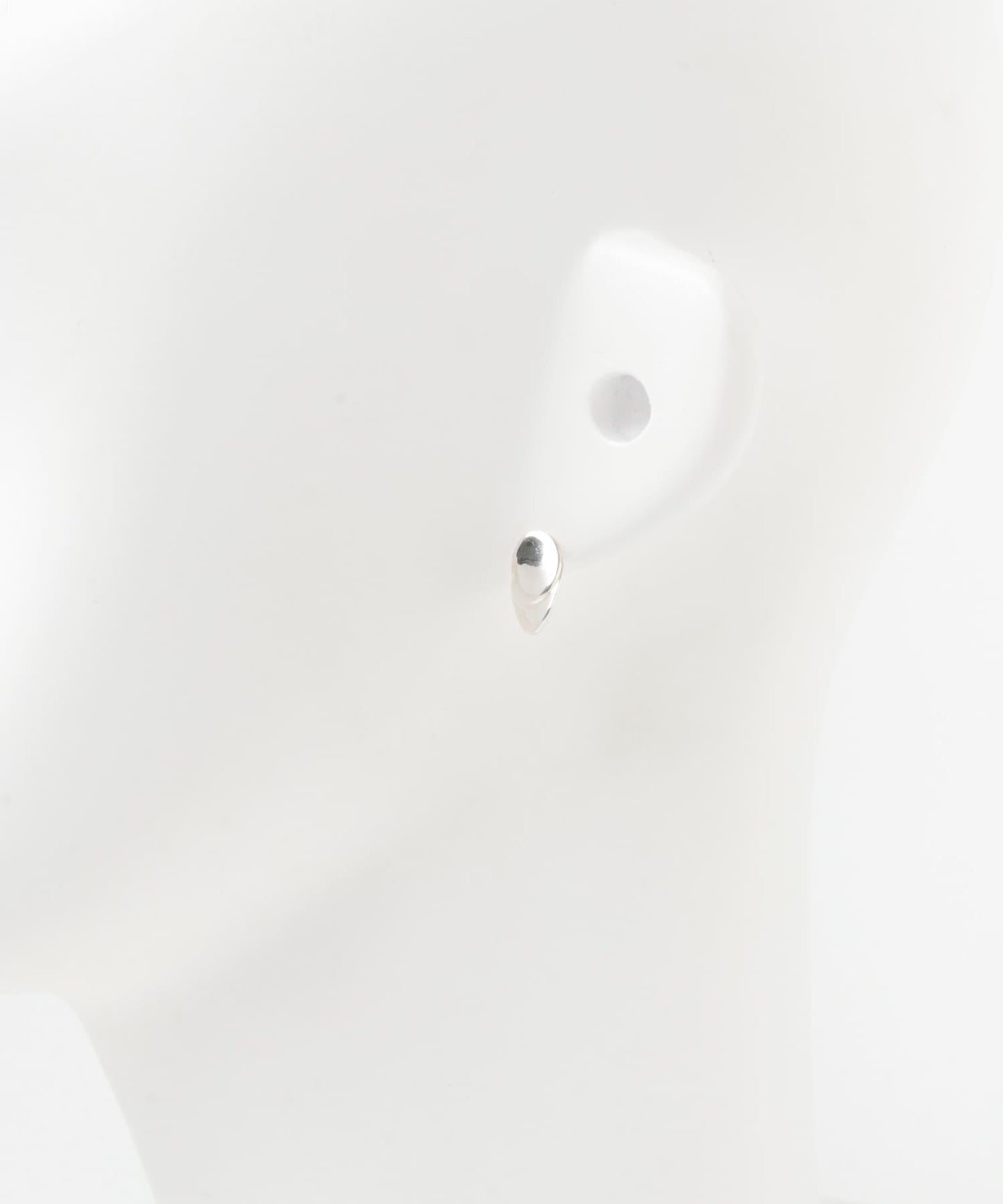 SMELLY so’ 扭紋金屬盤耳釘